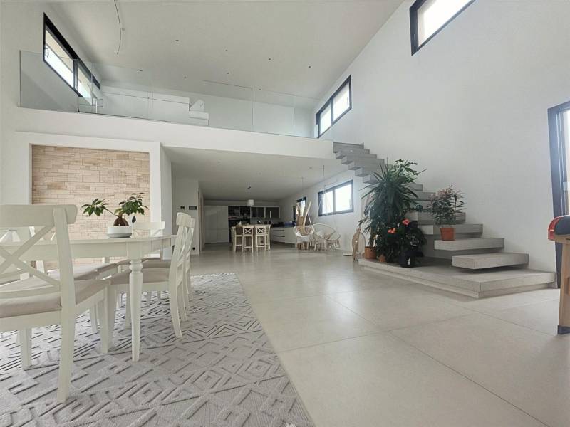 Rare à la vente ! Maison CONTEMPORAINE idéalement située à OCTEVILLE-SUR-MER (76930)